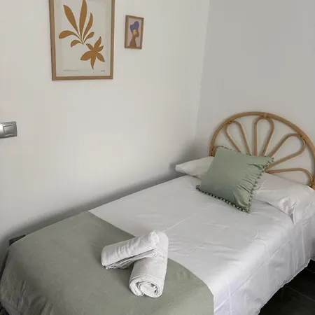 Casa El Abuelo Tomas بيت للعطل